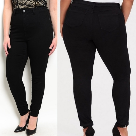 ⚡ 6 HOURS PRICE DROP Black High Waist Plus Jeans - Picture 2 of 3